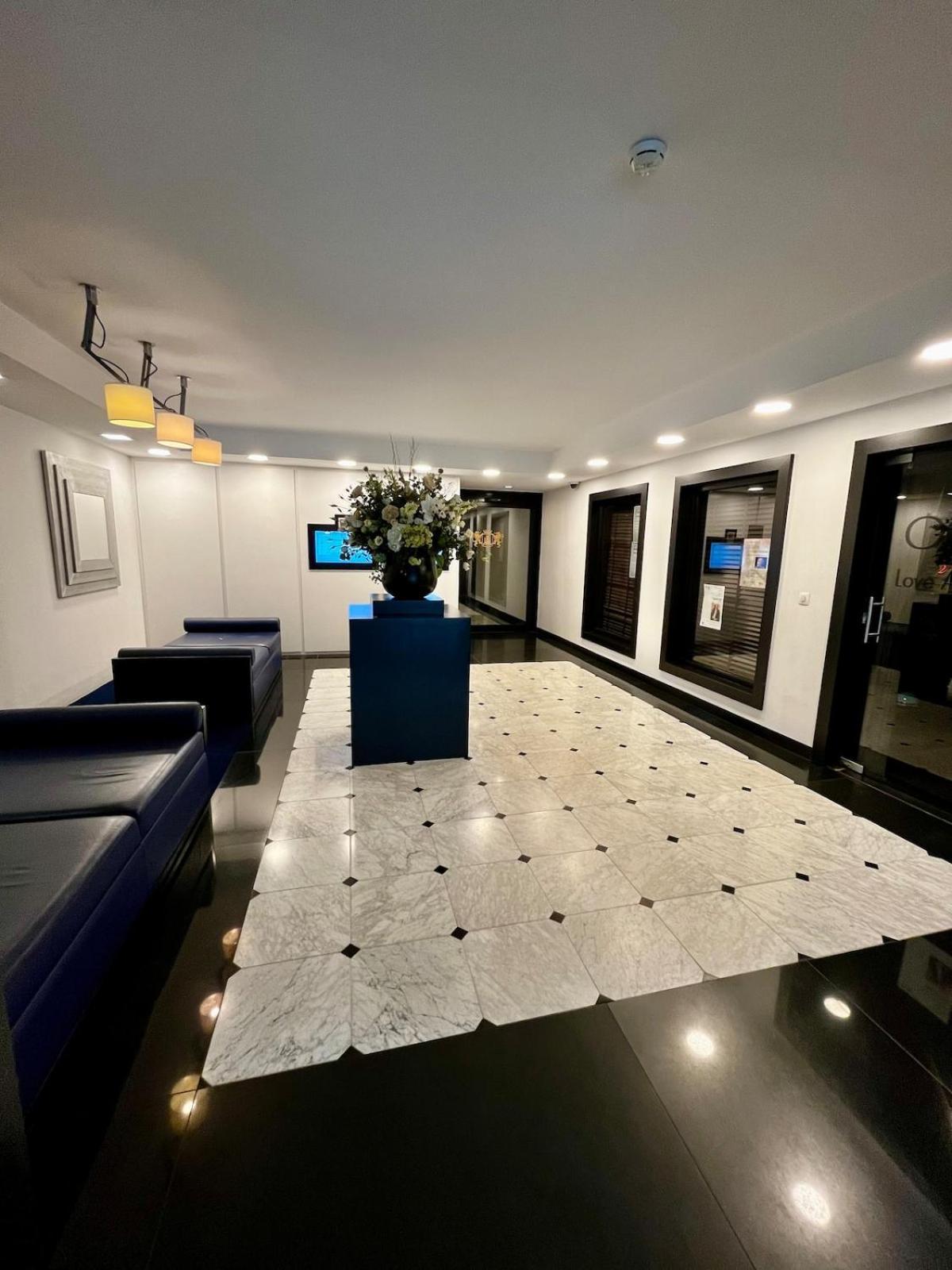 Big Apartment With Parking In Antwerp Antuérpia Exterior foto