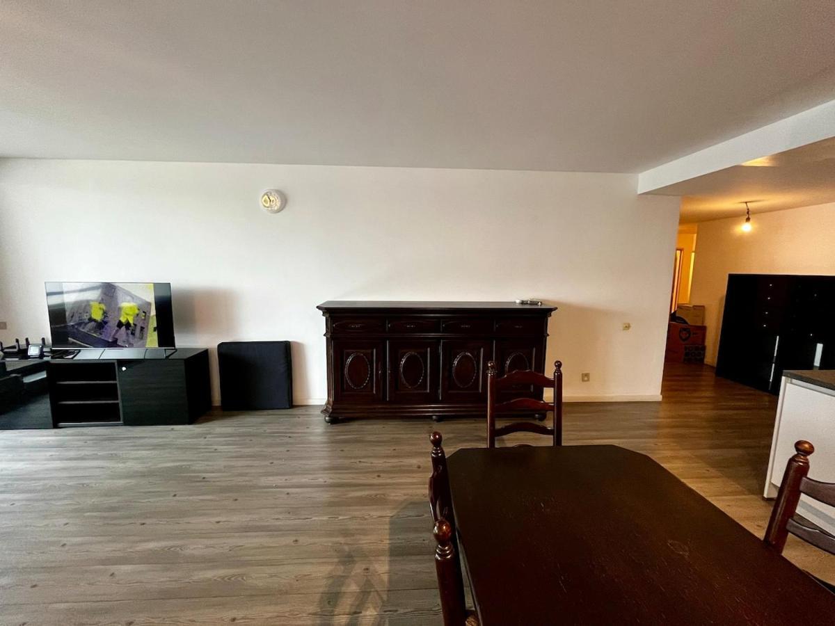 Big Apartment With Parking In Antwerp Antuérpia Exterior foto