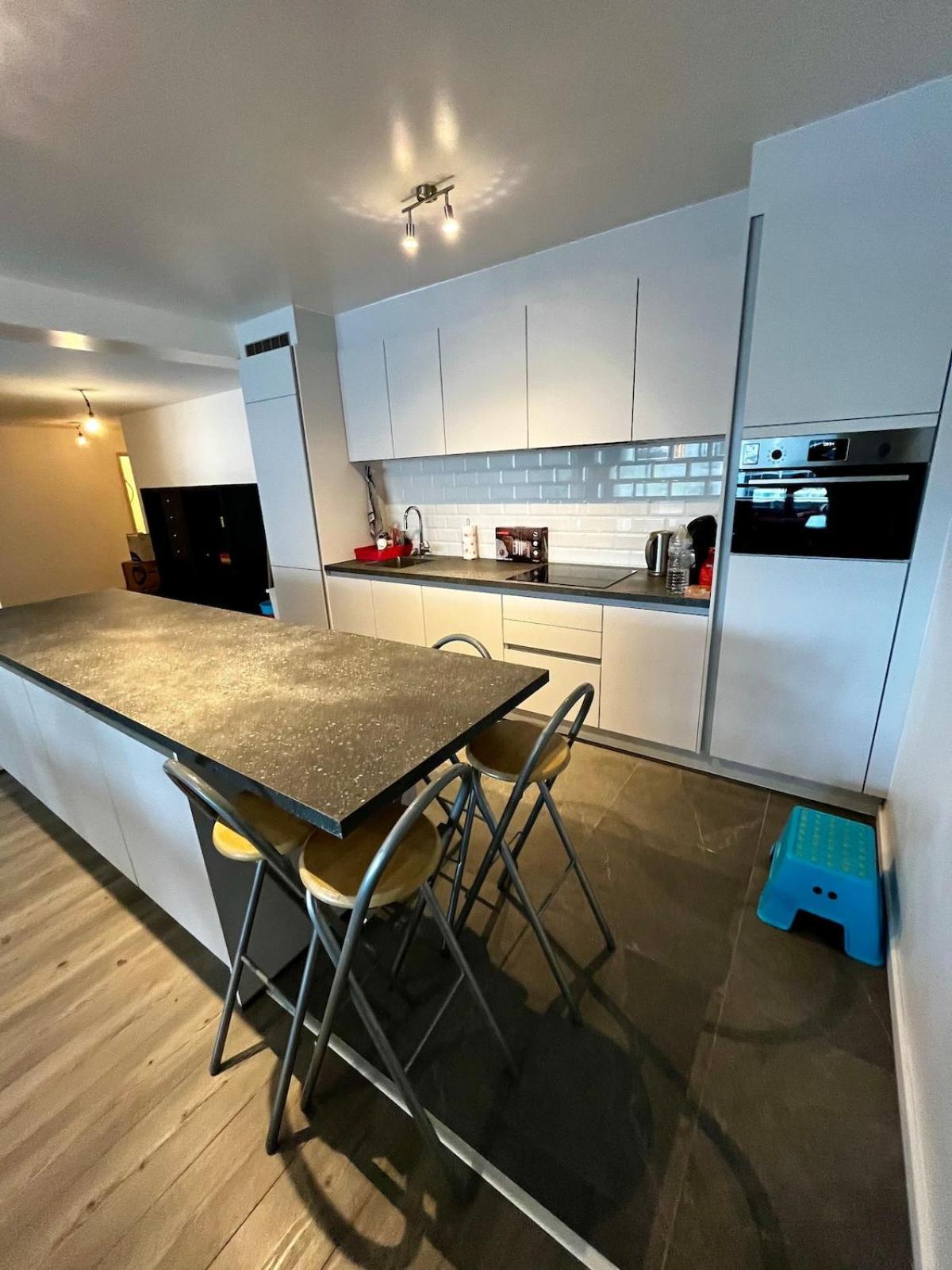 Big Apartment With Parking In Antwerp Antuérpia Exterior foto